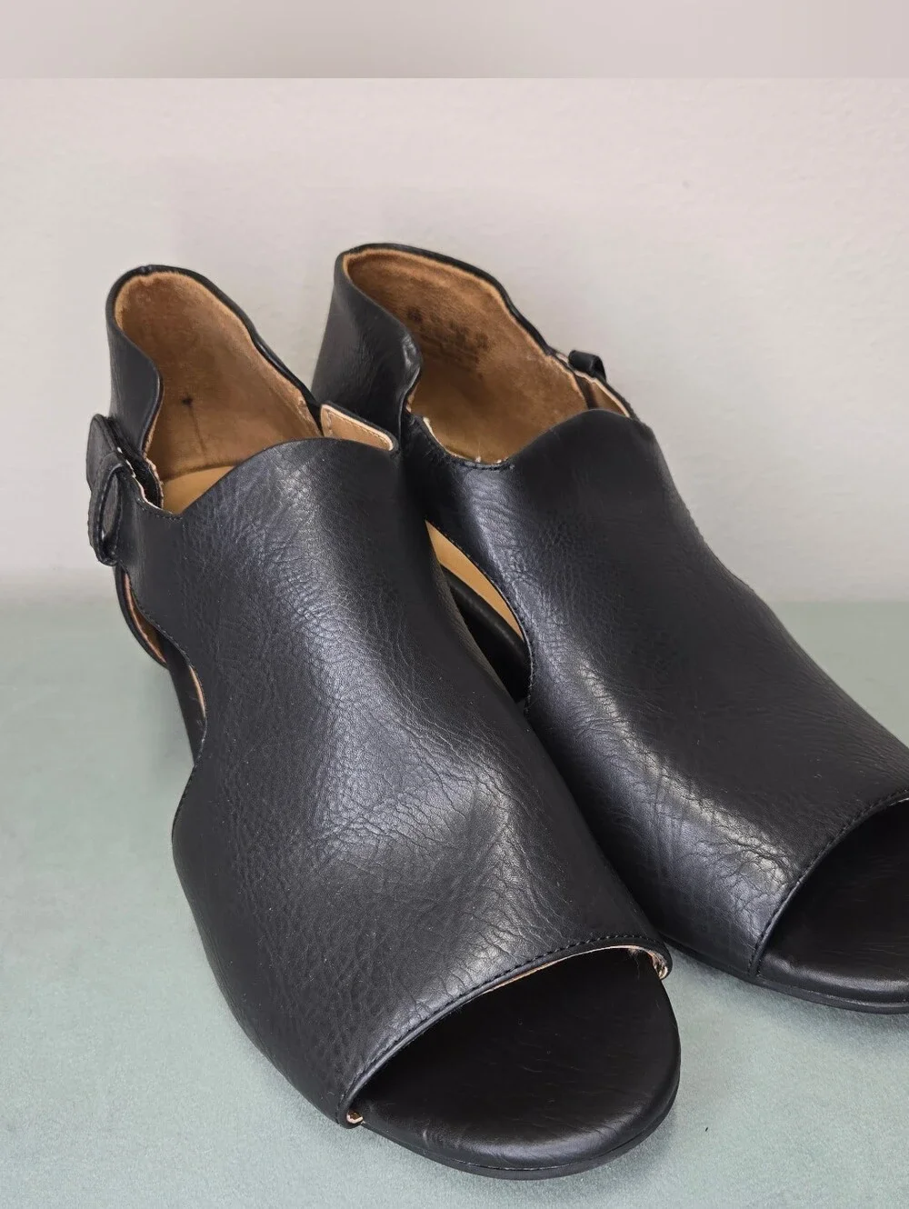 Natural Soul Daya Black Peep Toe Block Heel Sandal Size 9